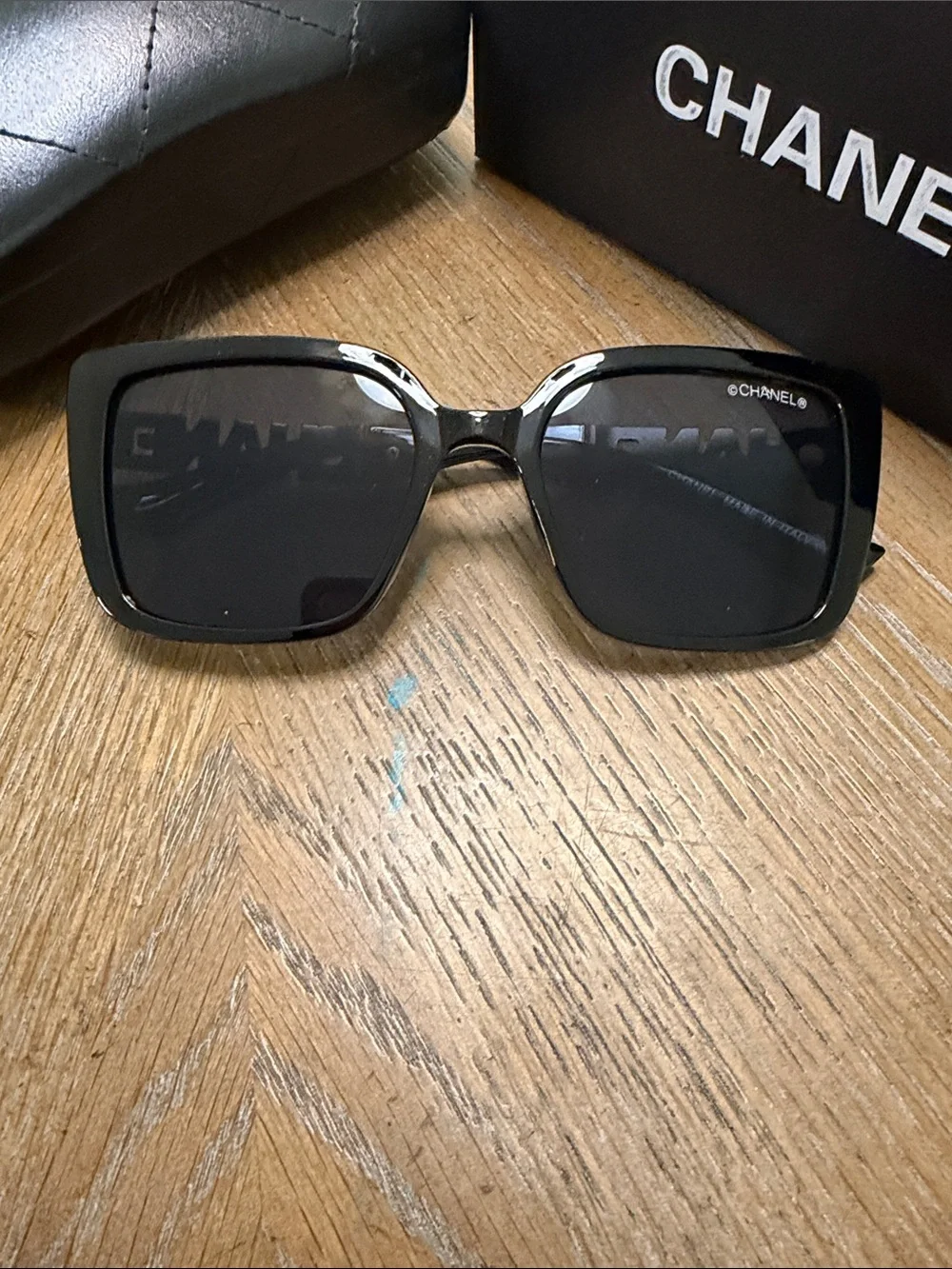 CHANEL bold oversized